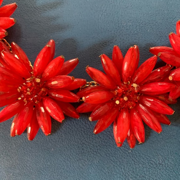Chunky red and gold floral statement necklace - Picture 2 of 3